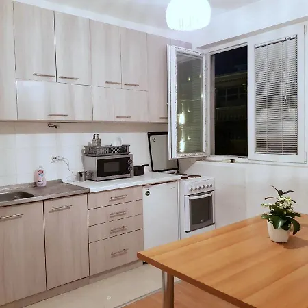 Central Ms Apartman *
